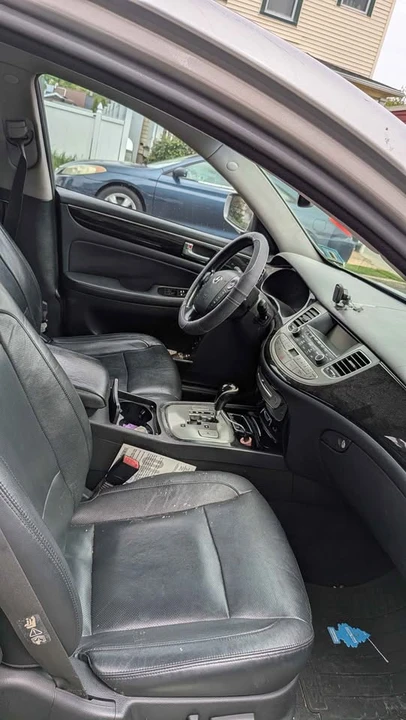 2013 Hyundai Genesis - Image 5 of 5