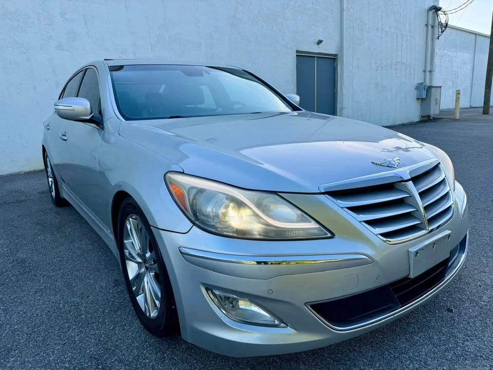 2013 Hyundai Genesis - Image 3 of 19