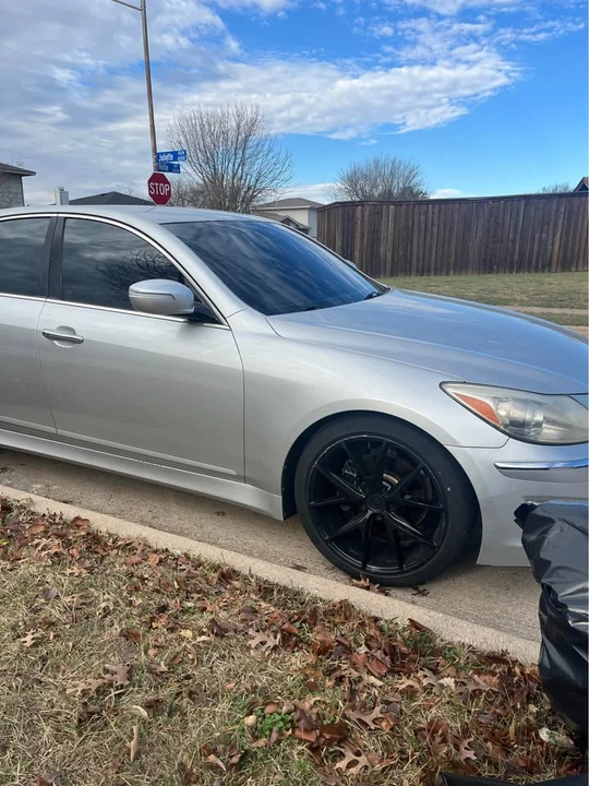 2013 Hyundai Genesis - Image 2 of 11