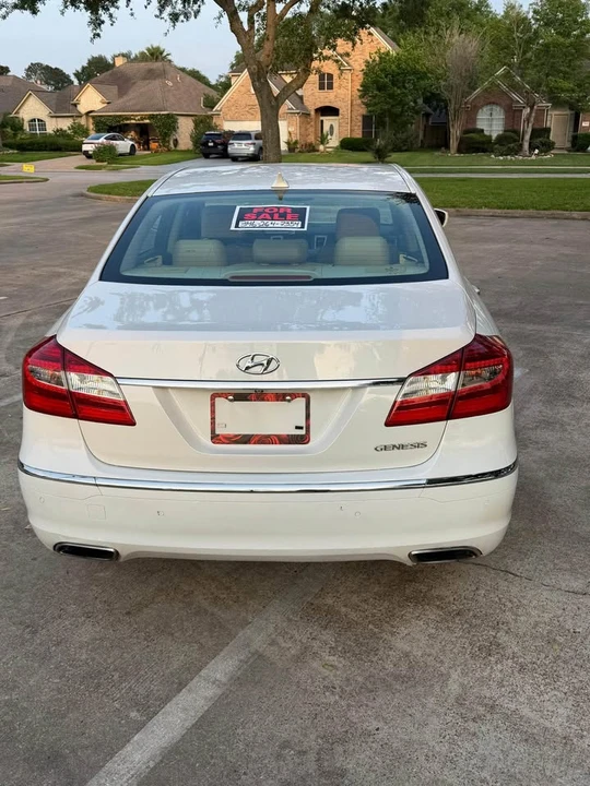 2013 Hyundai Genesis - Image 2 of 7