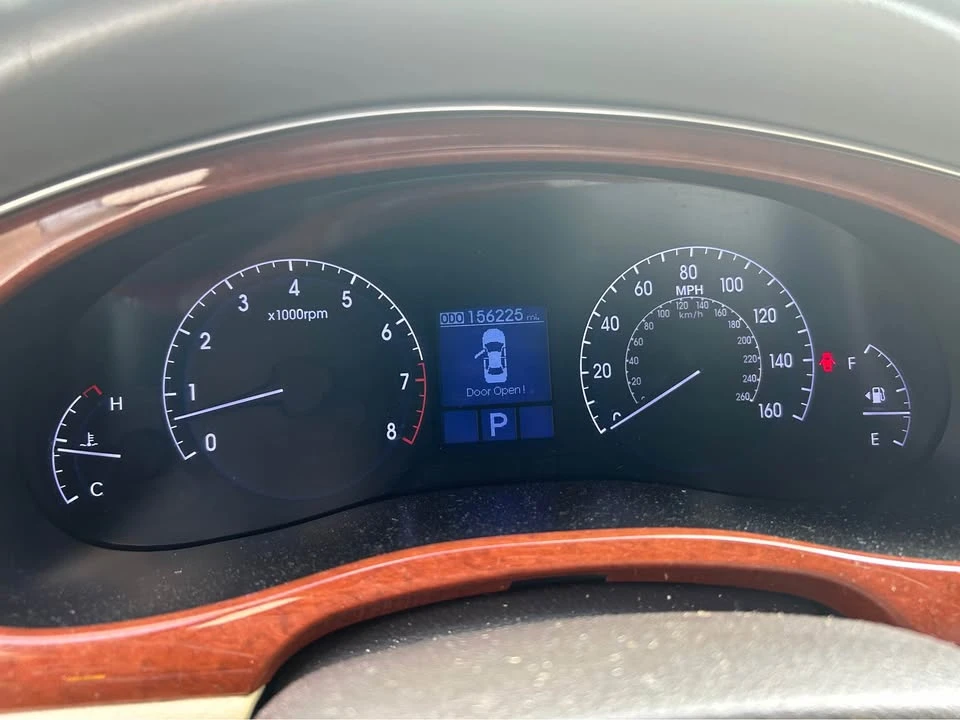 2013 Hyundai Genesis - Image 6 of 8