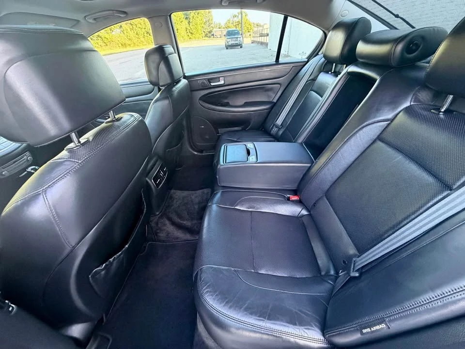 2013 Hyundai Genesis - Image 11 of 19