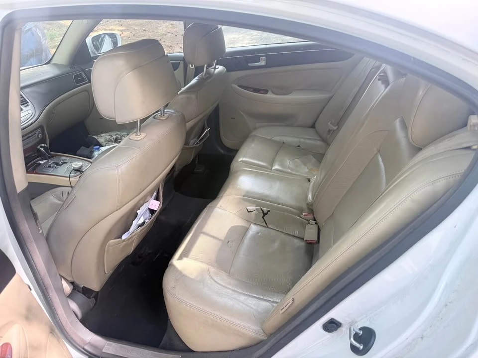 2013 Hyundai Genesis - Image 9 of 9