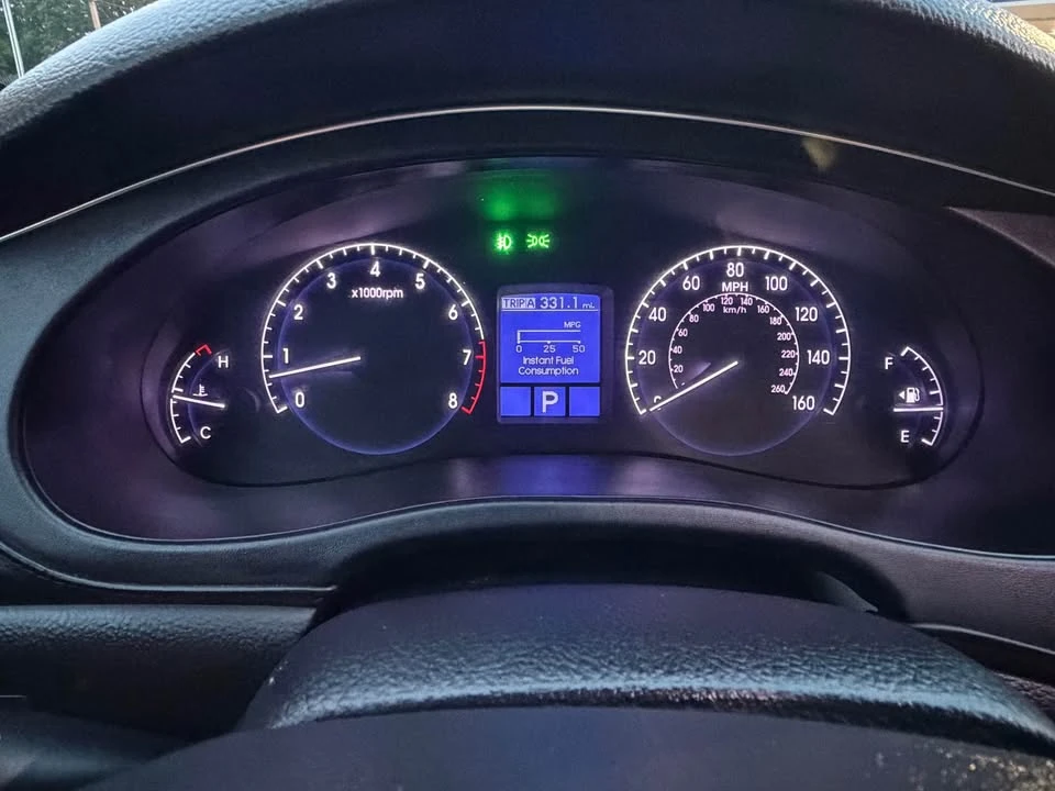 2013 Hyundai Genesis - Image 7 of 15