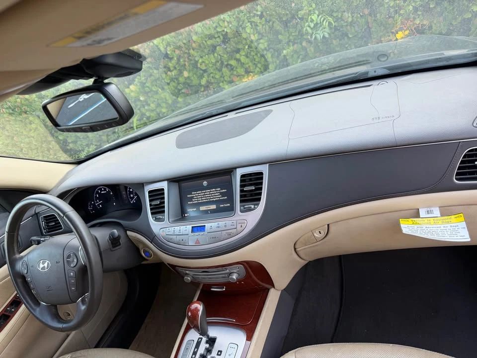 2013 Hyundai Genesis - Image 6 of 10