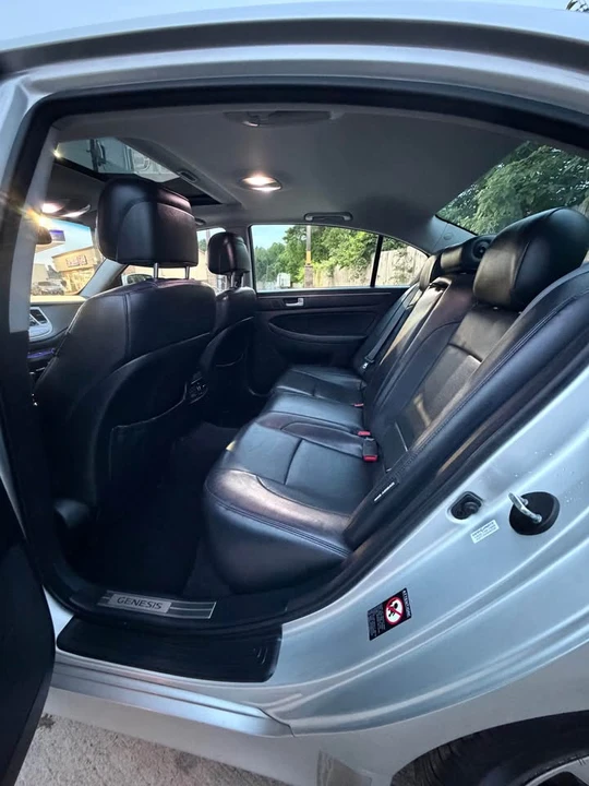 2013 Hyundai Genesis - Image 11 of 15