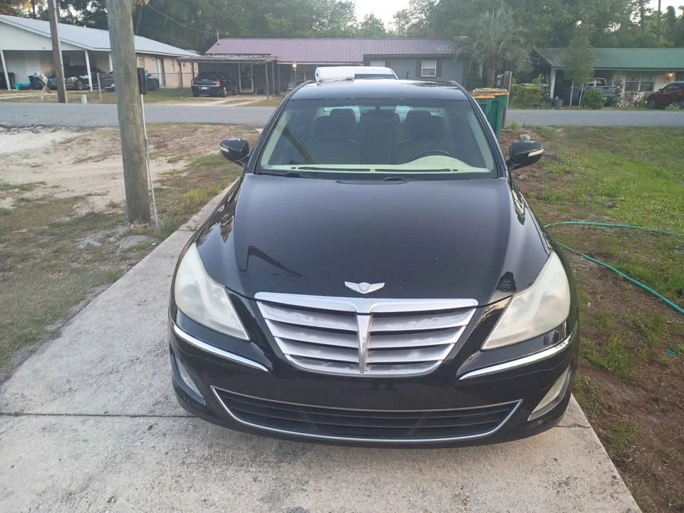 2013 Hyundai Genesis - Image 19 of 20