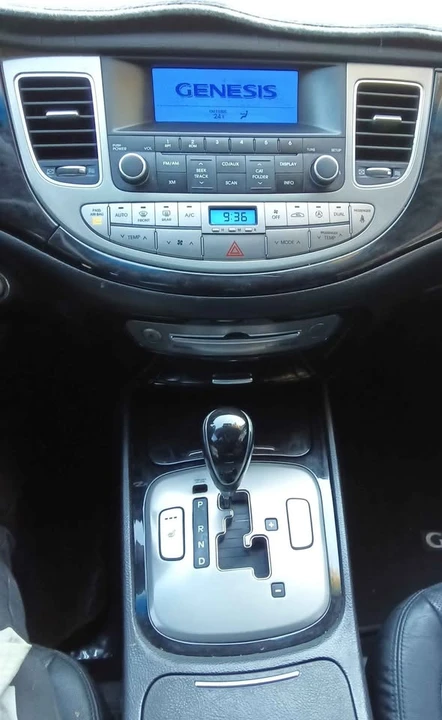 2013 Hyundai Genesis - Image 5 of 20