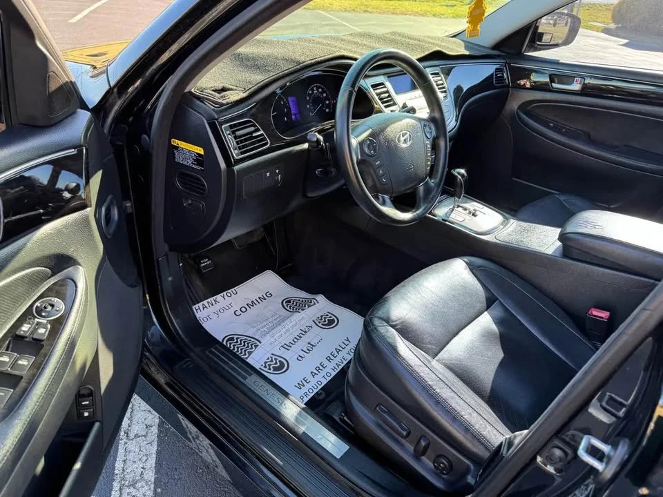 2013 Hyundai Genesis - Image 10 of 20