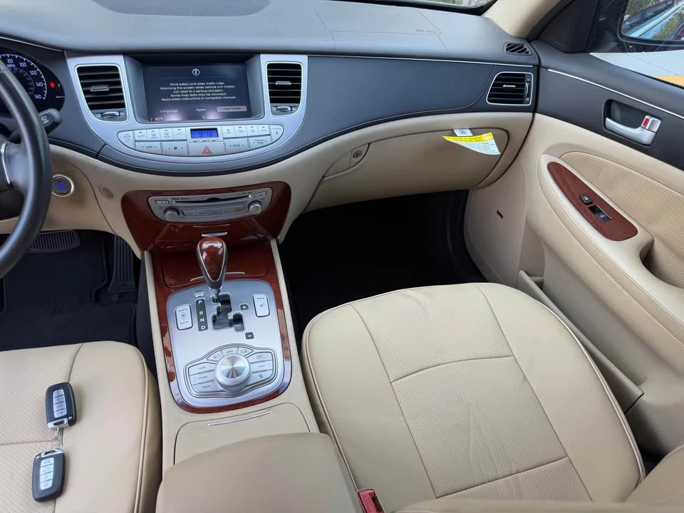 2013 Hyundai Genesis - Image 10 of 10