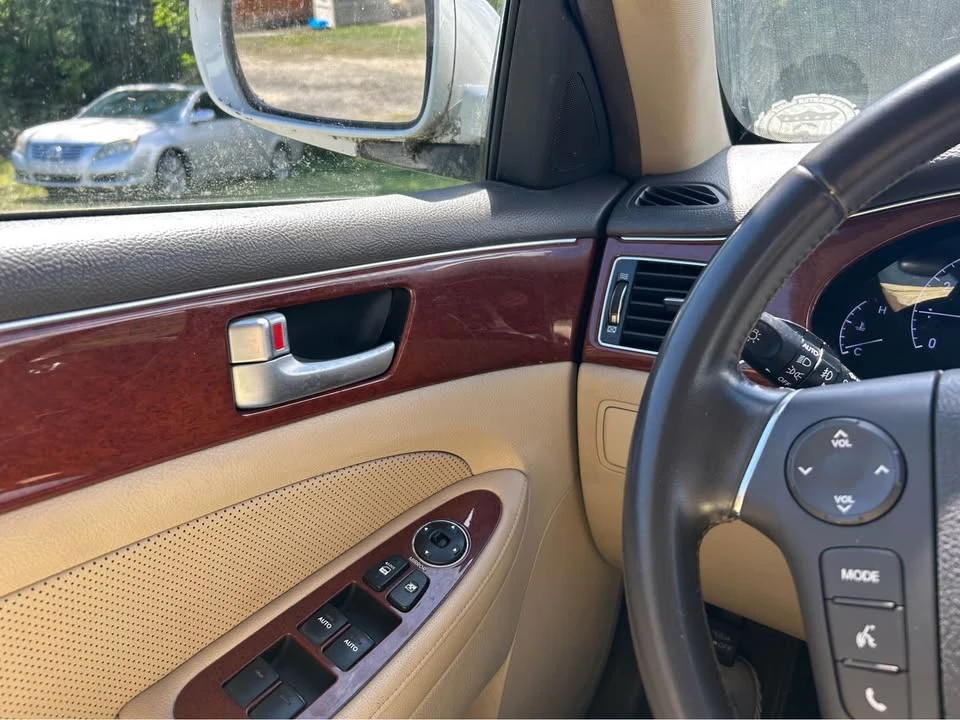 2013 Hyundai Genesis - Image 5 of 10