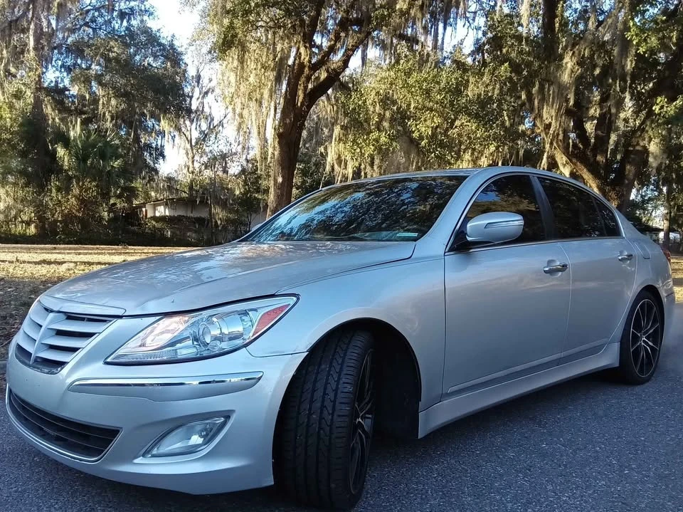 2013 Hyundai Genesis - Image 2 of 20