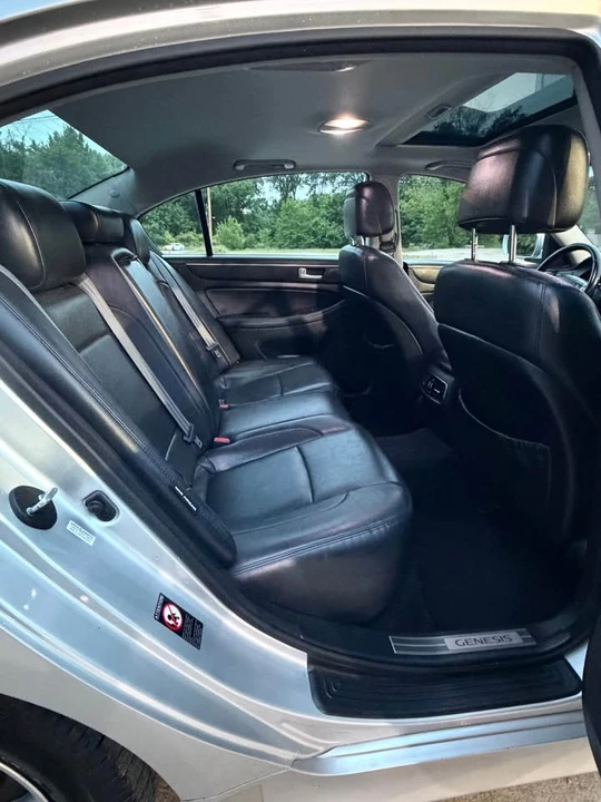 2013 Hyundai Genesis - Image 13 of 15