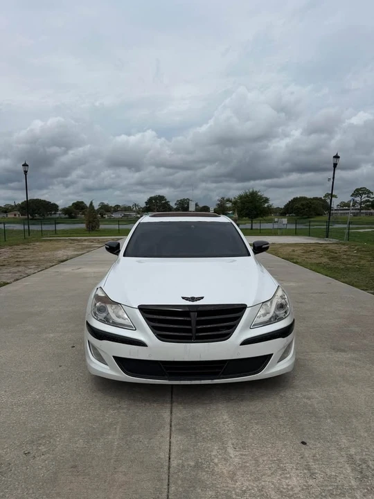 2013 Hyundai Genesis - Image 3 of 12
