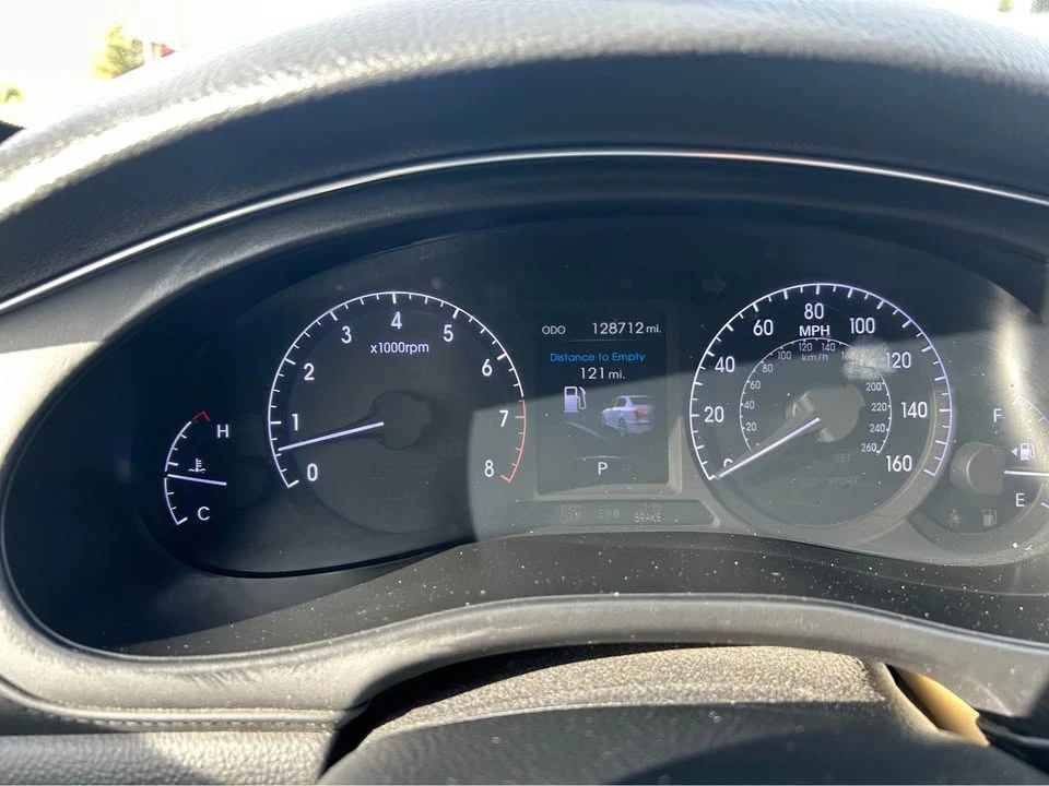2013 Hyundai Genesis - Image 9 of 10