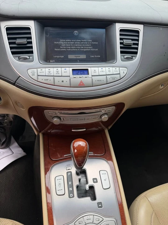 2013 Hyundai Genesis - Image 12 of 12