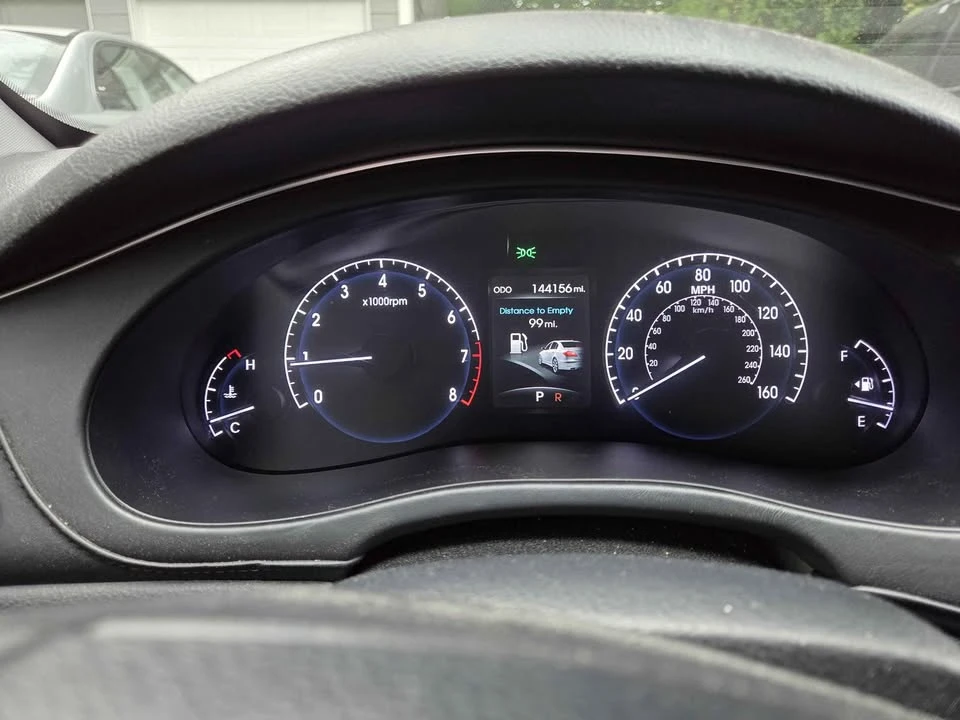 2013 Hyundai Genesis - Image 2 of 11