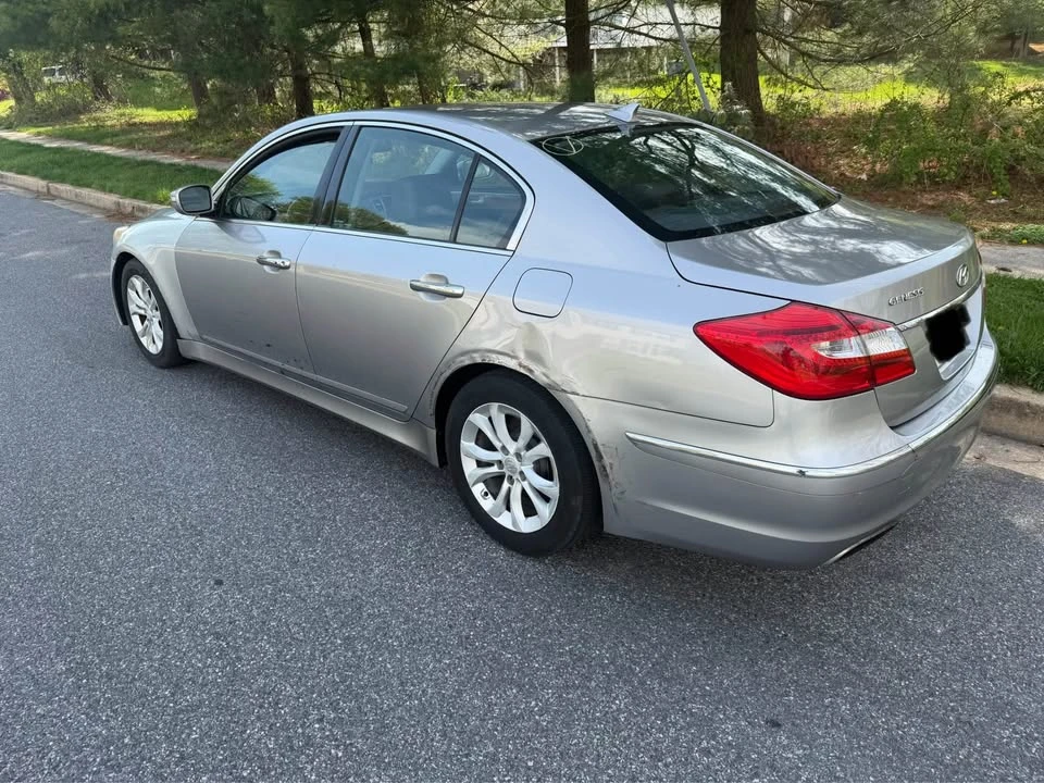2013 Hyundai Genesis - Image 5 of 11