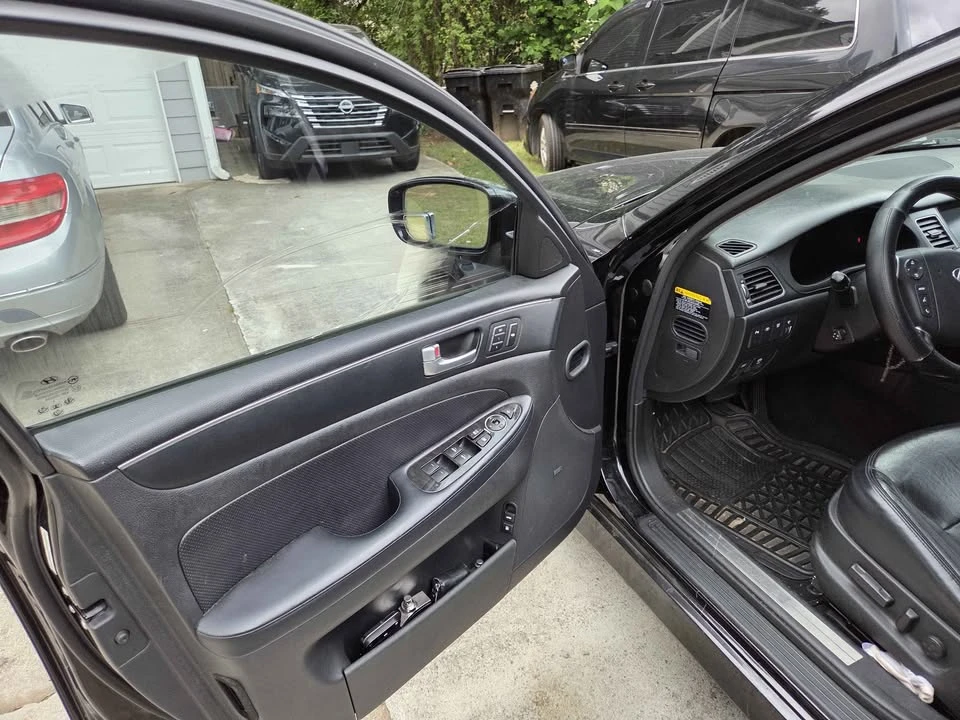 2013 Hyundai Genesis - Image 4 of 11