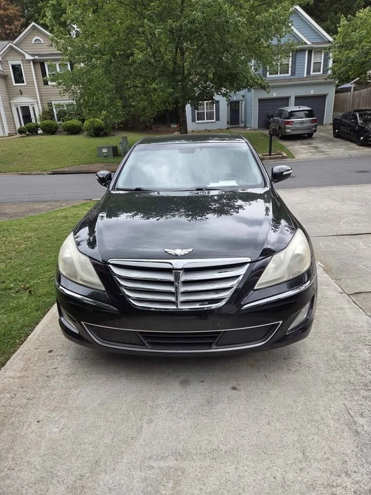 2013 Hyundai Genesis - Image 10 of 11