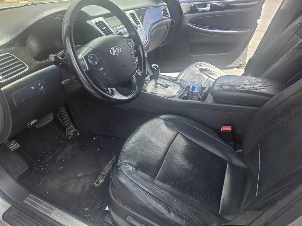 2013 Hyundai Genesis - Image 4 of 8