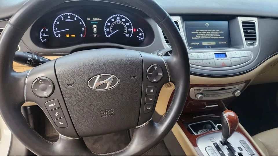 2013 Hyundai Genesis - Image 12 of 12