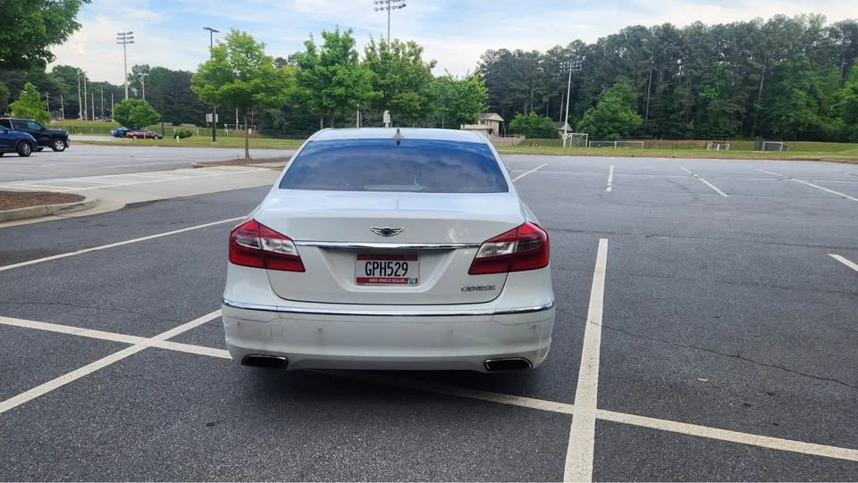 2013 Hyundai Genesis - Image 6 of 12