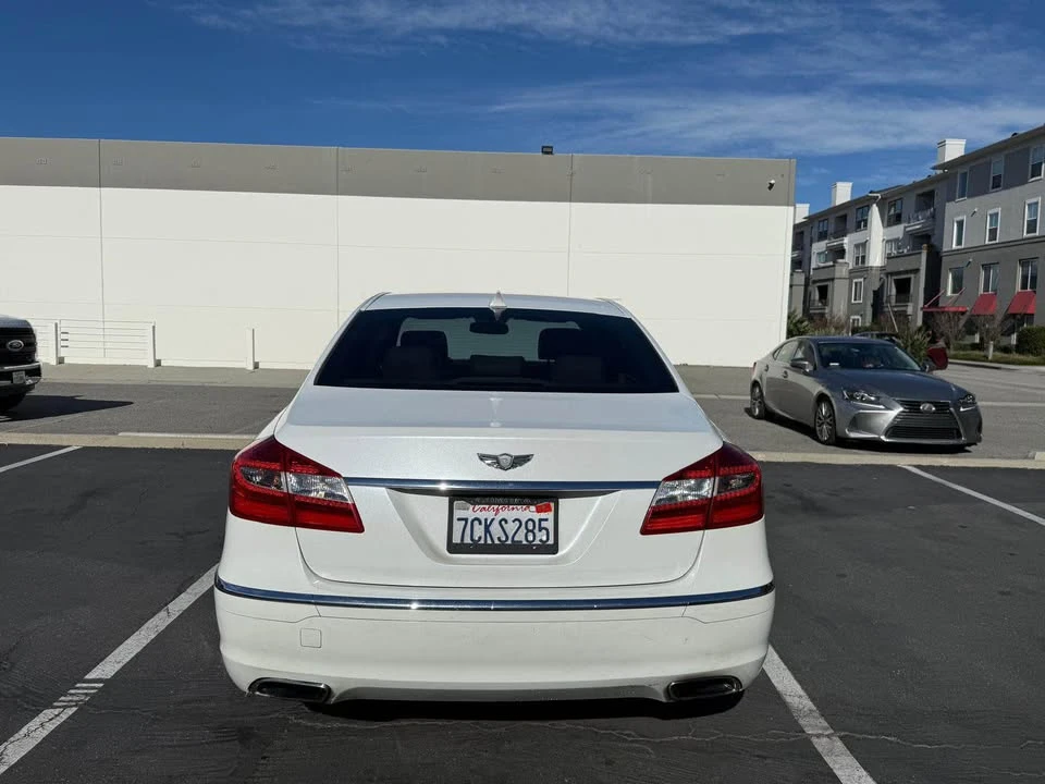 2013 Hyundai Genesis - Image 6 of 11