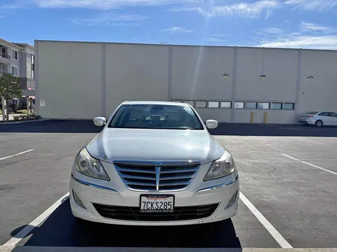 2013 Hyundai Genesis 3.8 Sedan