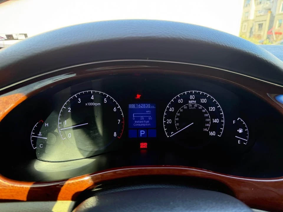 2013 Hyundai Genesis - Image 10 of 11