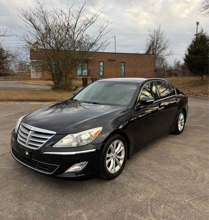 2013 Hyundai Genesis - Image 3 of 13