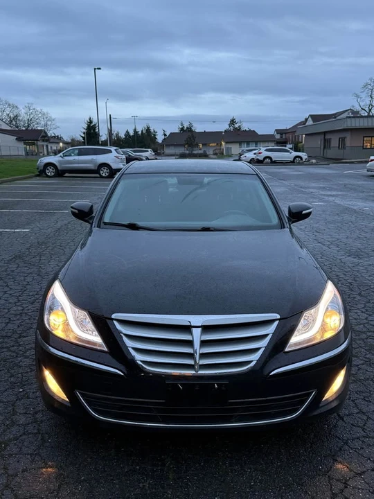 2013 Hyundai Genesis - Image 3 of 9
