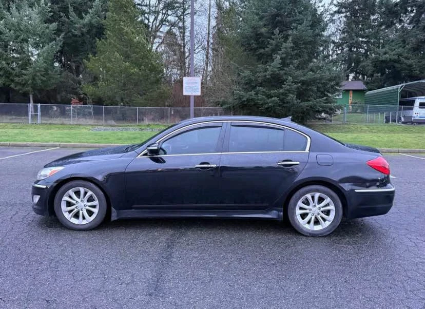 2013 Hyundai Genesis - Image 7 of 8