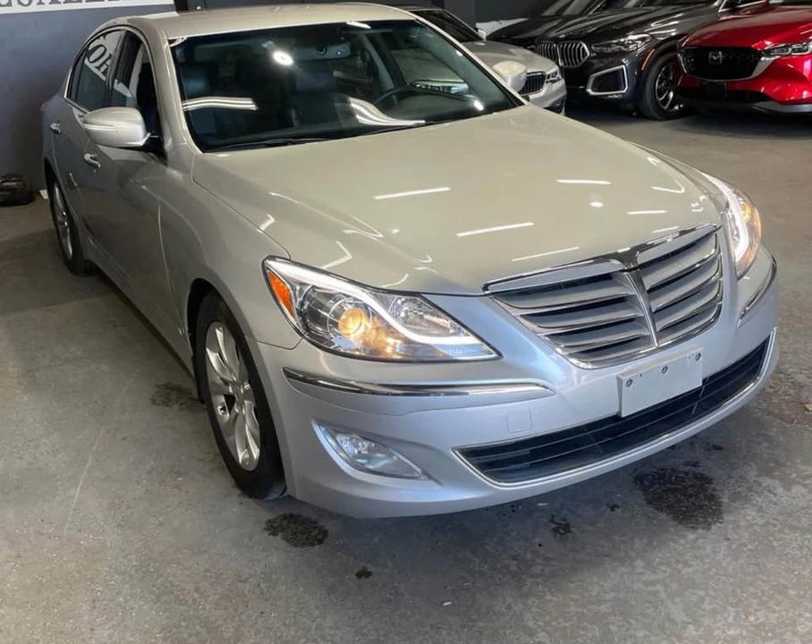 2013 Hyundai Genesis - Image 6 of 17