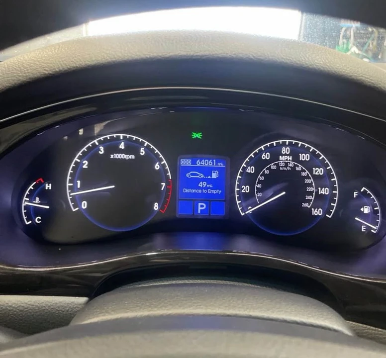 2013 Hyundai Genesis - Image 15 of 17