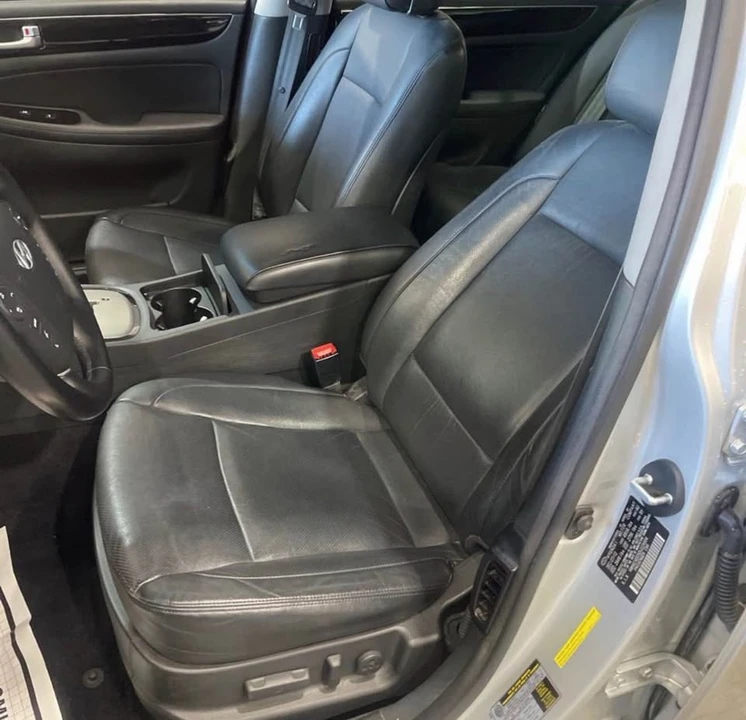 2013 Hyundai Genesis - Image 11 of 17