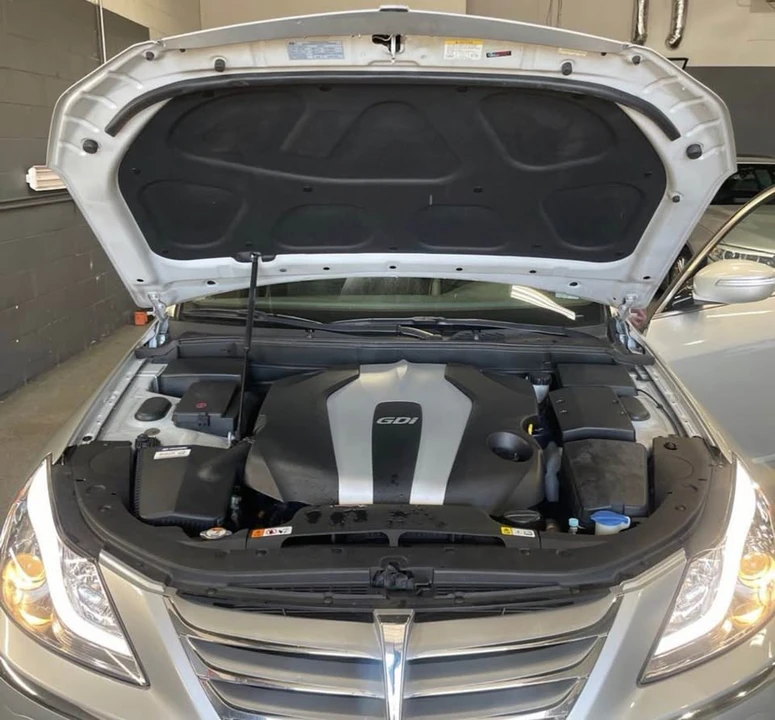 2013 Hyundai Genesis - Image 17 of 17