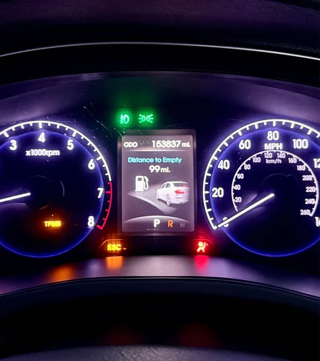 2013 Hyundai Genesis - Image 11 of 11