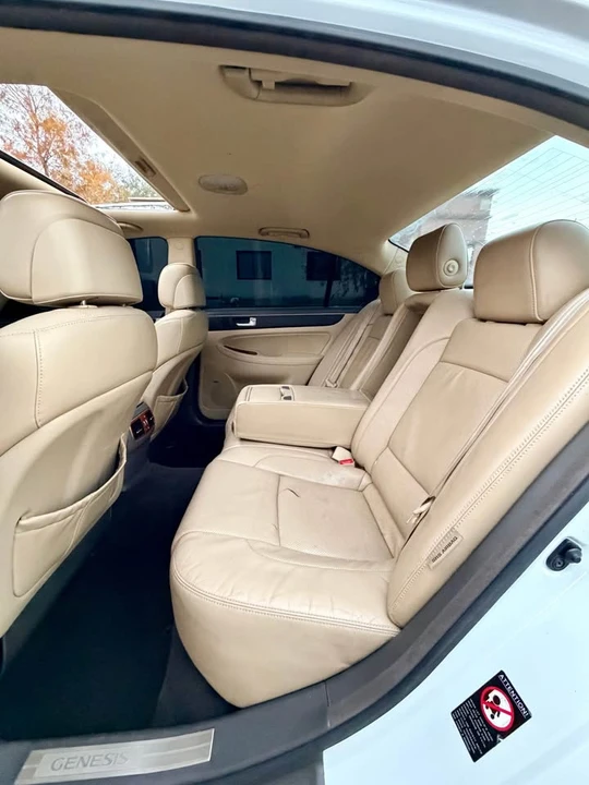 2013 Hyundai Genesis - Image 10 of 11
