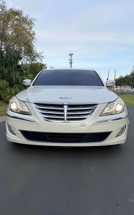 2013 Hyundai Genesis - Image 7 of 11