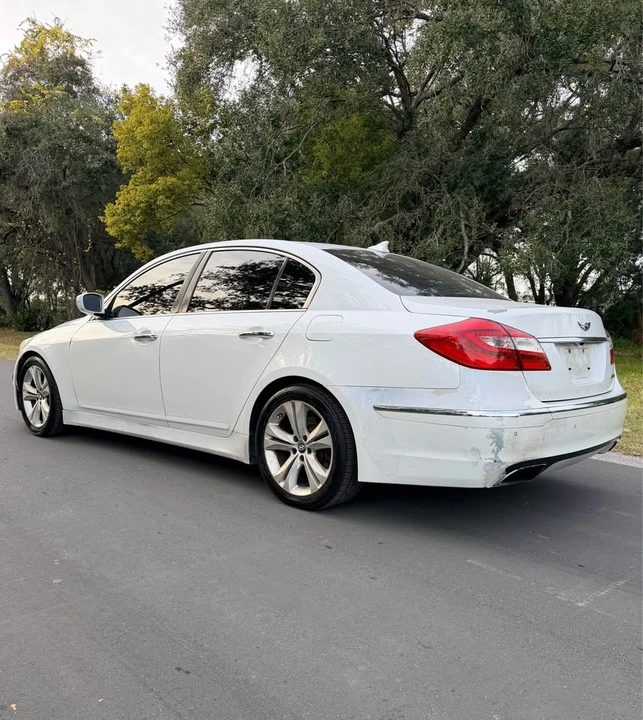 2013 Hyundai Genesis - Image 4 of 11