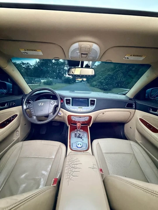 2013 Hyundai Genesis - Image 9 of 11