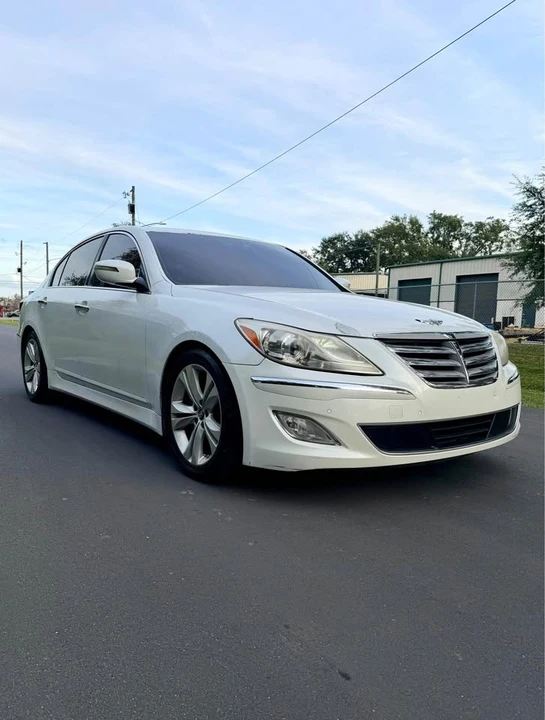 2013 Hyundai Genesis - Image 5 of 12
