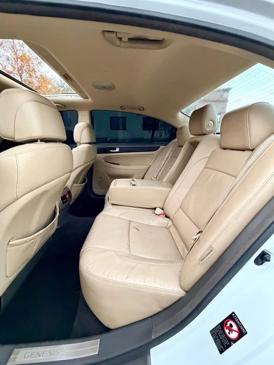 2013 Hyundai Genesis - Image 12 of 12