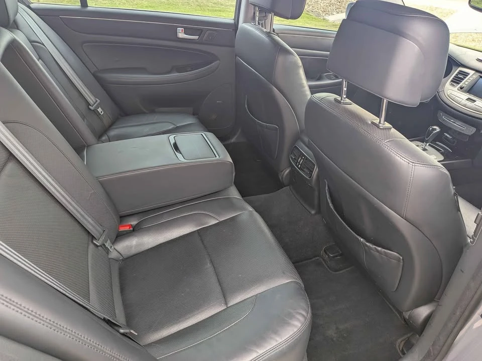 2013 Hyundai Genesis - Image 6 of 9
