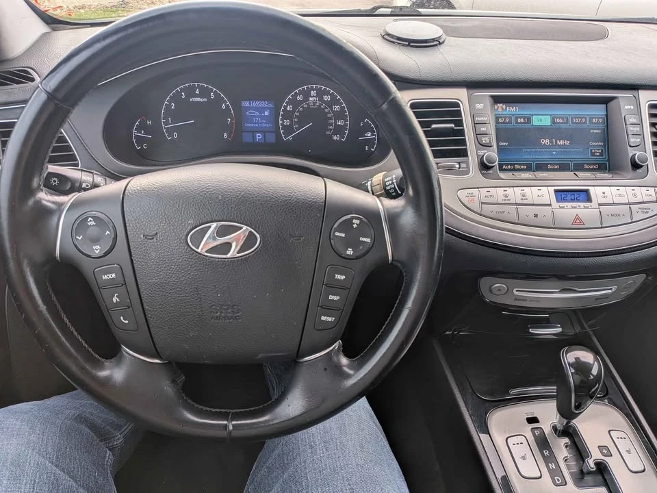 2013 Hyundai Genesis - Image 4 of 9
