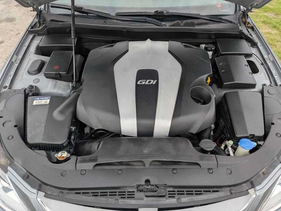 2013 Hyundai Genesis - Image 5 of 9