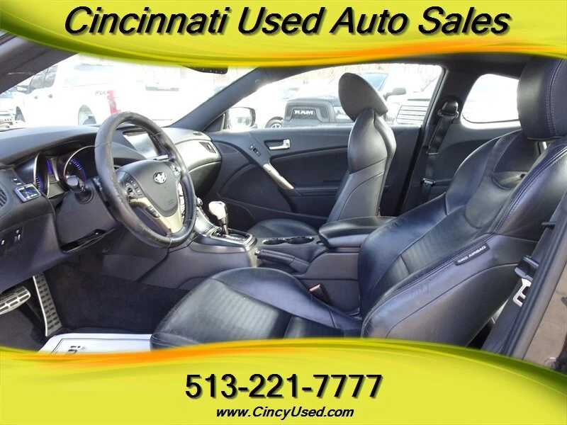 2013 Hyundai Genesis - Image 11 of 20