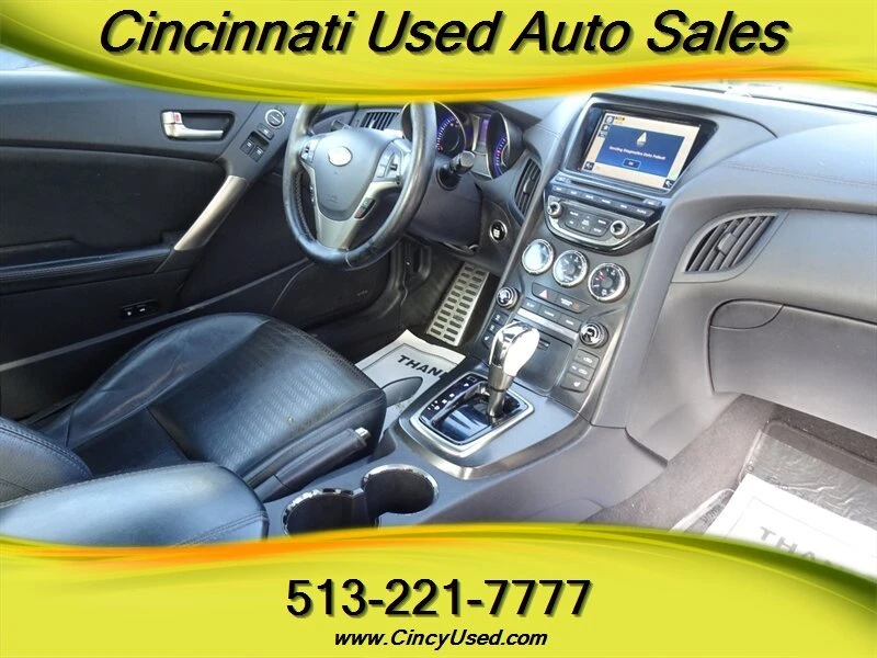 2013 Hyundai Genesis - Image 15 of 20