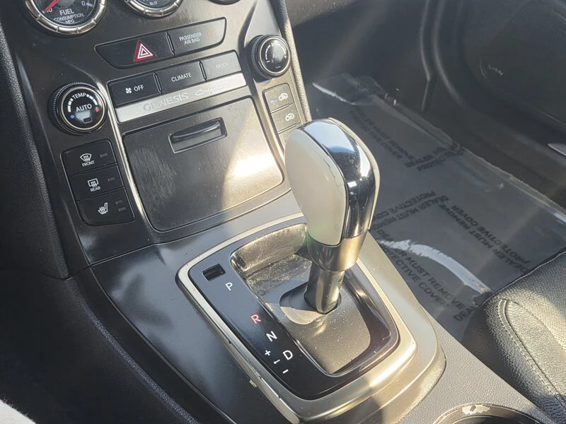 2013 Hyundai Genesis Coupe - Image 16 of 19